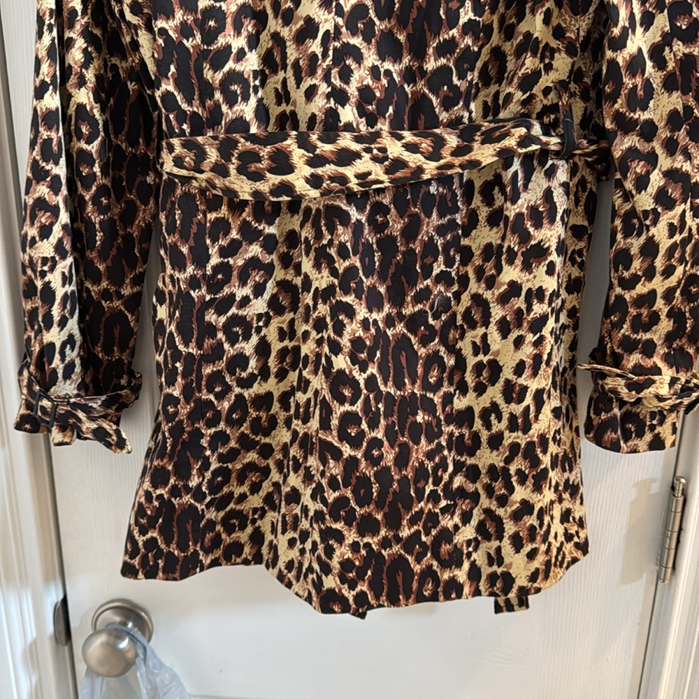 Vertigo Paris Vintage Leopard Print Double-Breasted Belted Coat - Picture 8 of 10